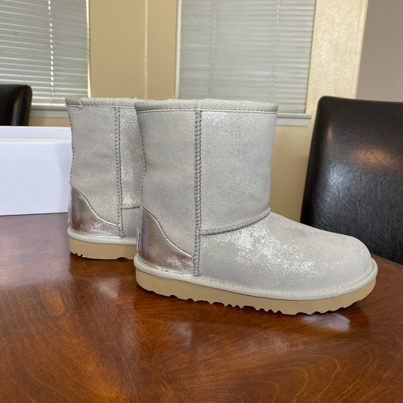 Classic ii shimmer metallic bootie Clearance